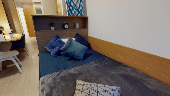 iq-student-accommodation-bristol-bedrooms-bronze_studio9_0